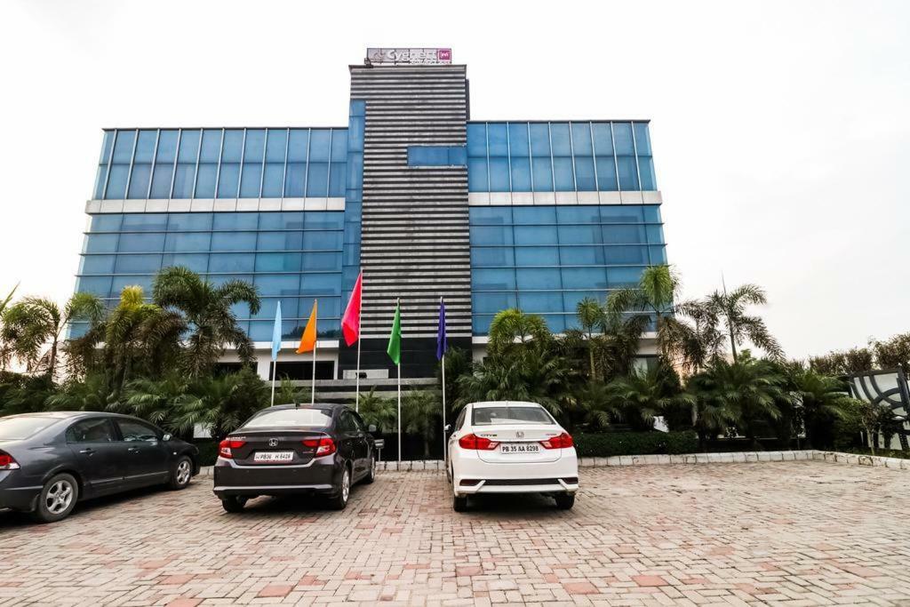 La Silver Leaf Hotel Nawāshahr Exterior foto